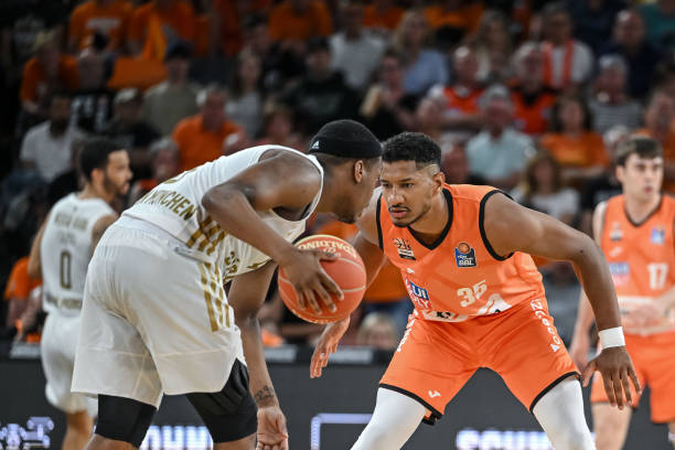 功臣的故事 功臣的故事