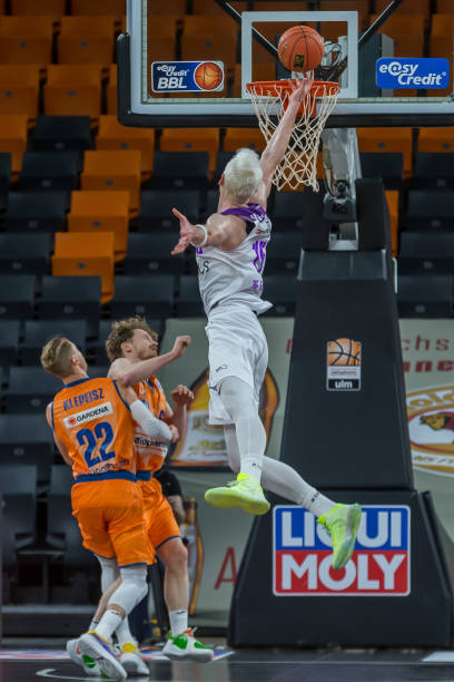 更是一段关 更是一段关