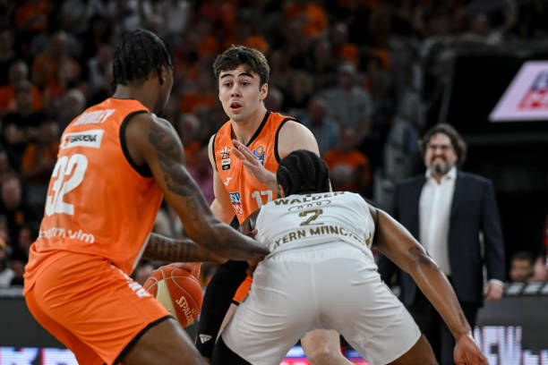 表明他不仅 表明他不仅