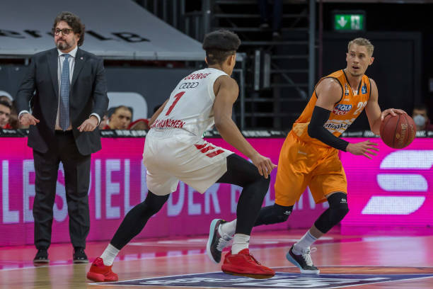 转会费的背 转会费的背